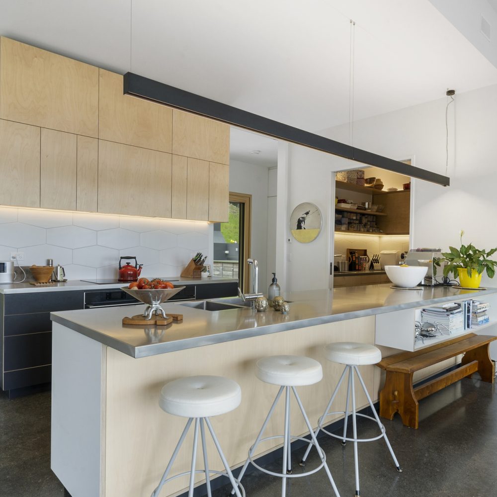 018_Open2view_ID497941-167A_Huia_Street